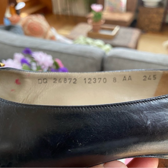 Ferragamo Black Leather Pumps - Picture 7 of 7